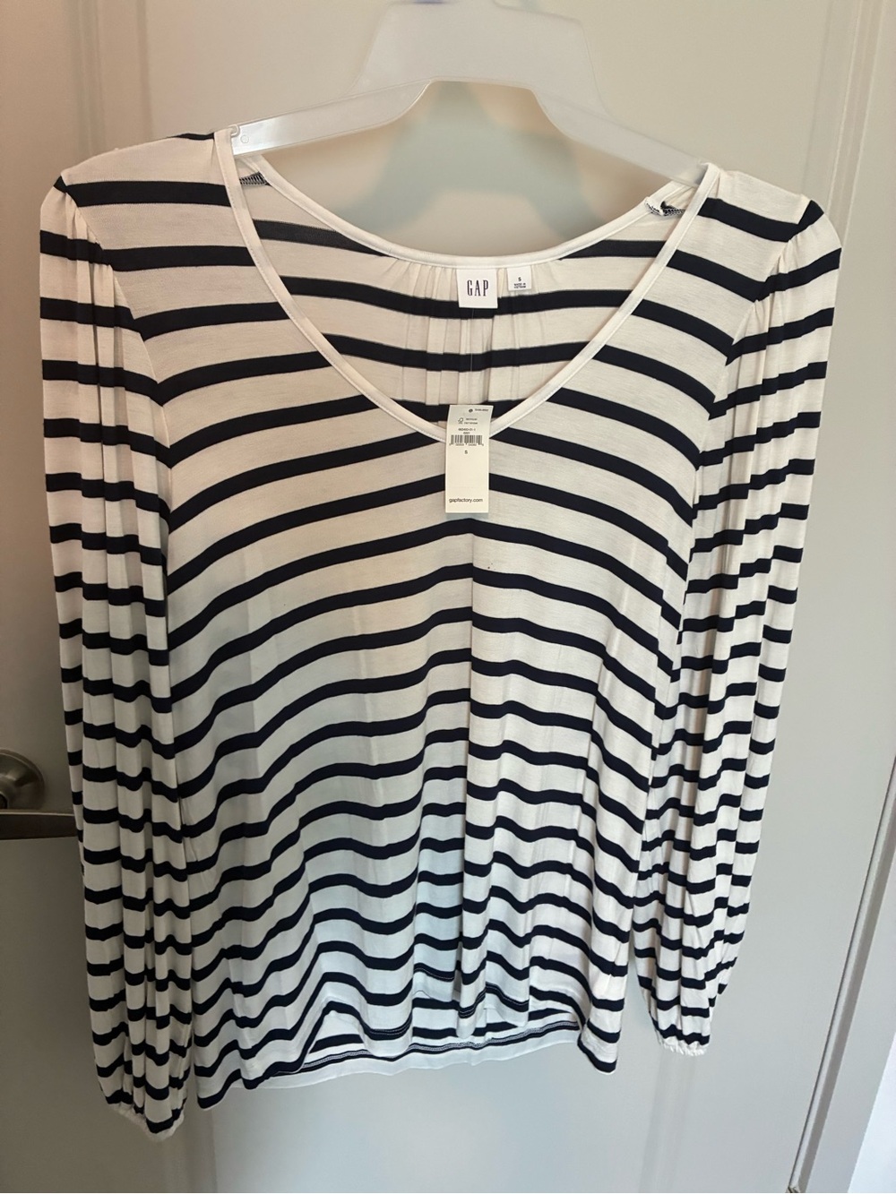 GAP Black & White Striped Long Sleeve Top Size Small NWT